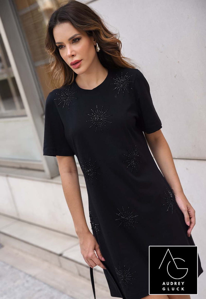VESTIDO T SHIRT COM BORDADO MANUAL PRETO